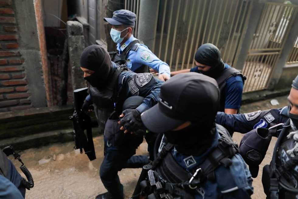 Honduran police arrest five after mob of 600 lynches Italian man