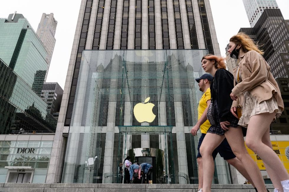 US sees surprise retail sales increase in June