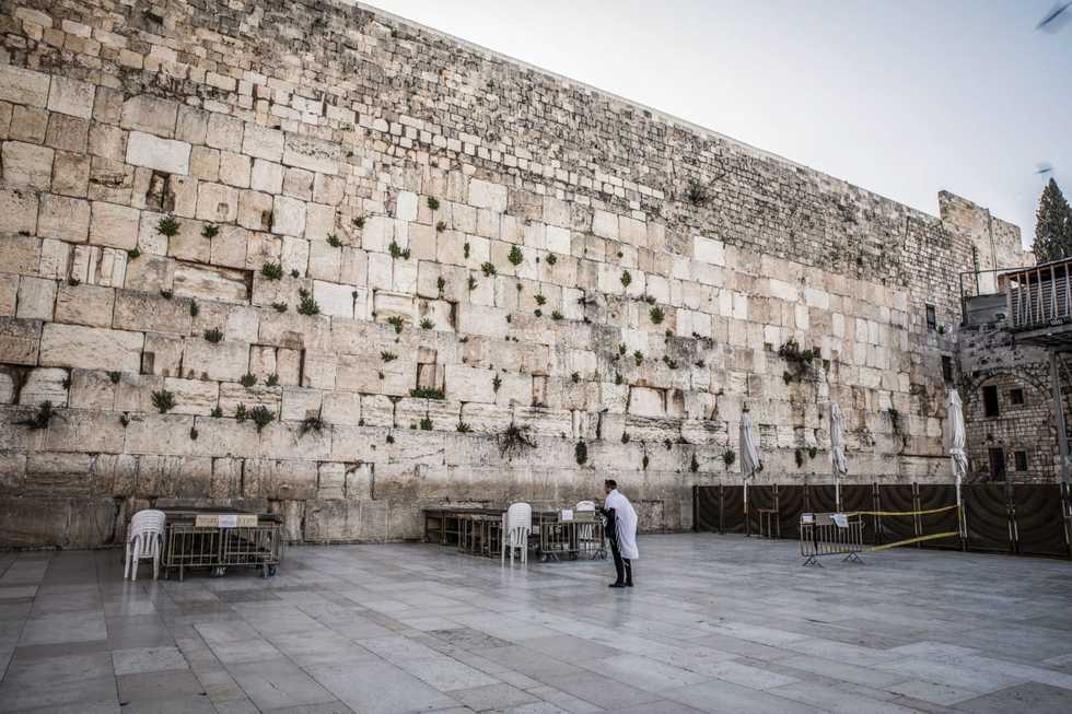 Israel opens new visitor route through the tunnel of the Wailing Wall