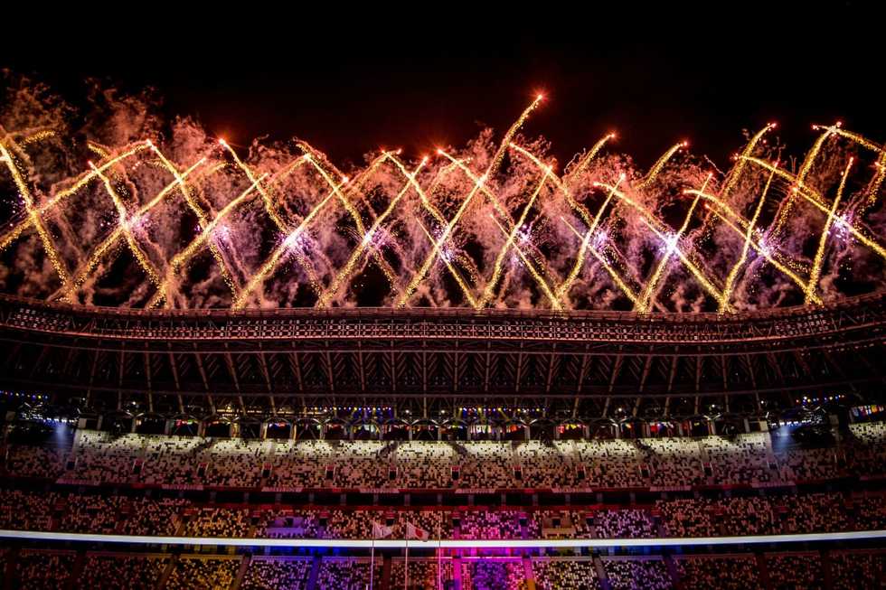 Paralympics close with spectacular ceremony