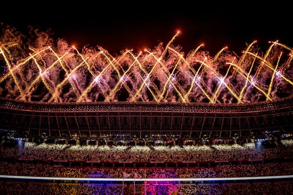 Paralympics close with spectacular ceremony