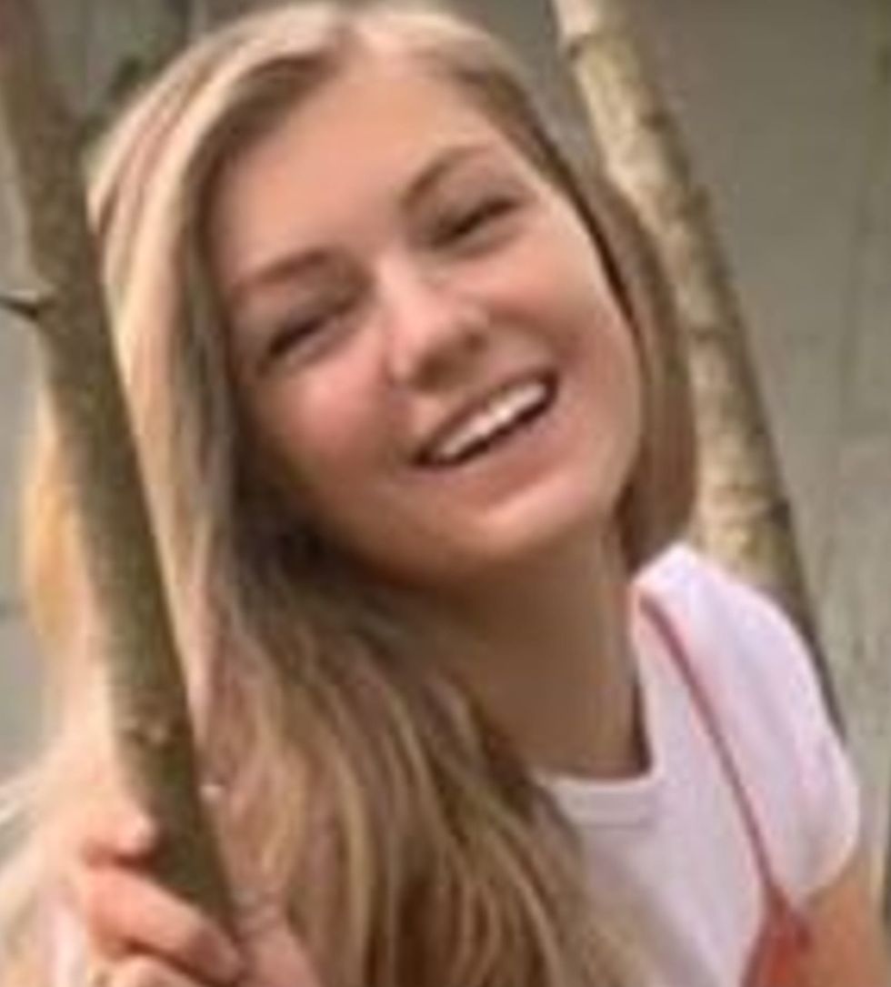 Manhunt on for Brian Laundrie, the now-missing boyfriend of vanished Gabby Petito, as investigation takes bizarre turn