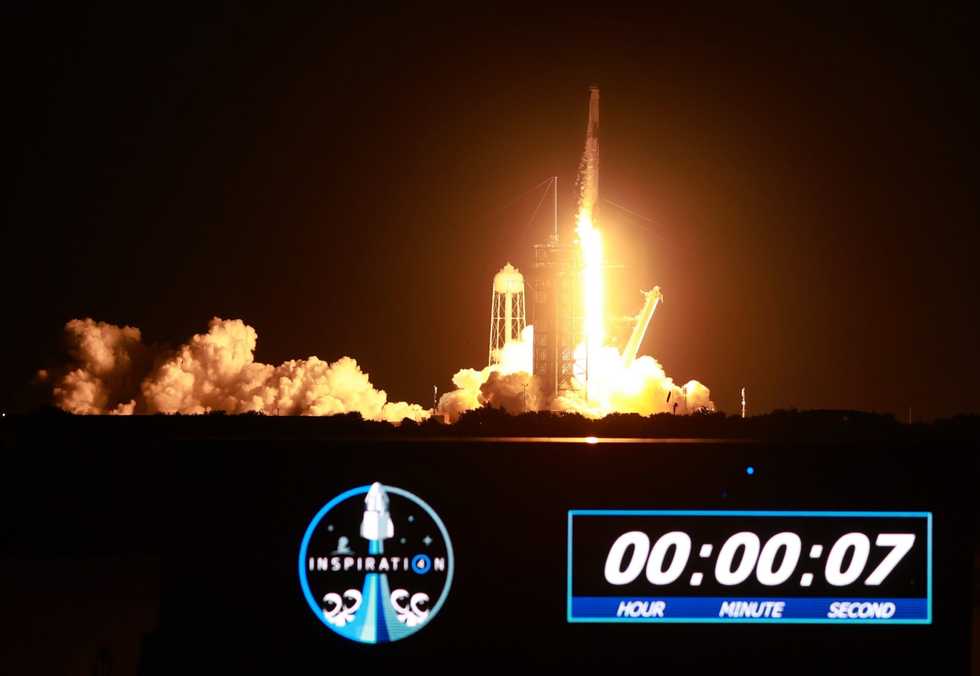 4 civilians home safe after SpaceX mission Inspiration4 splashes down off Florida coast
