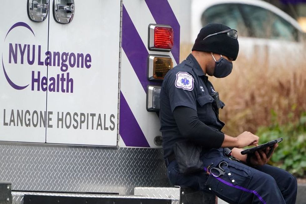 Some New York hospitals curtail service as vaccine mandate triggers staff crunch