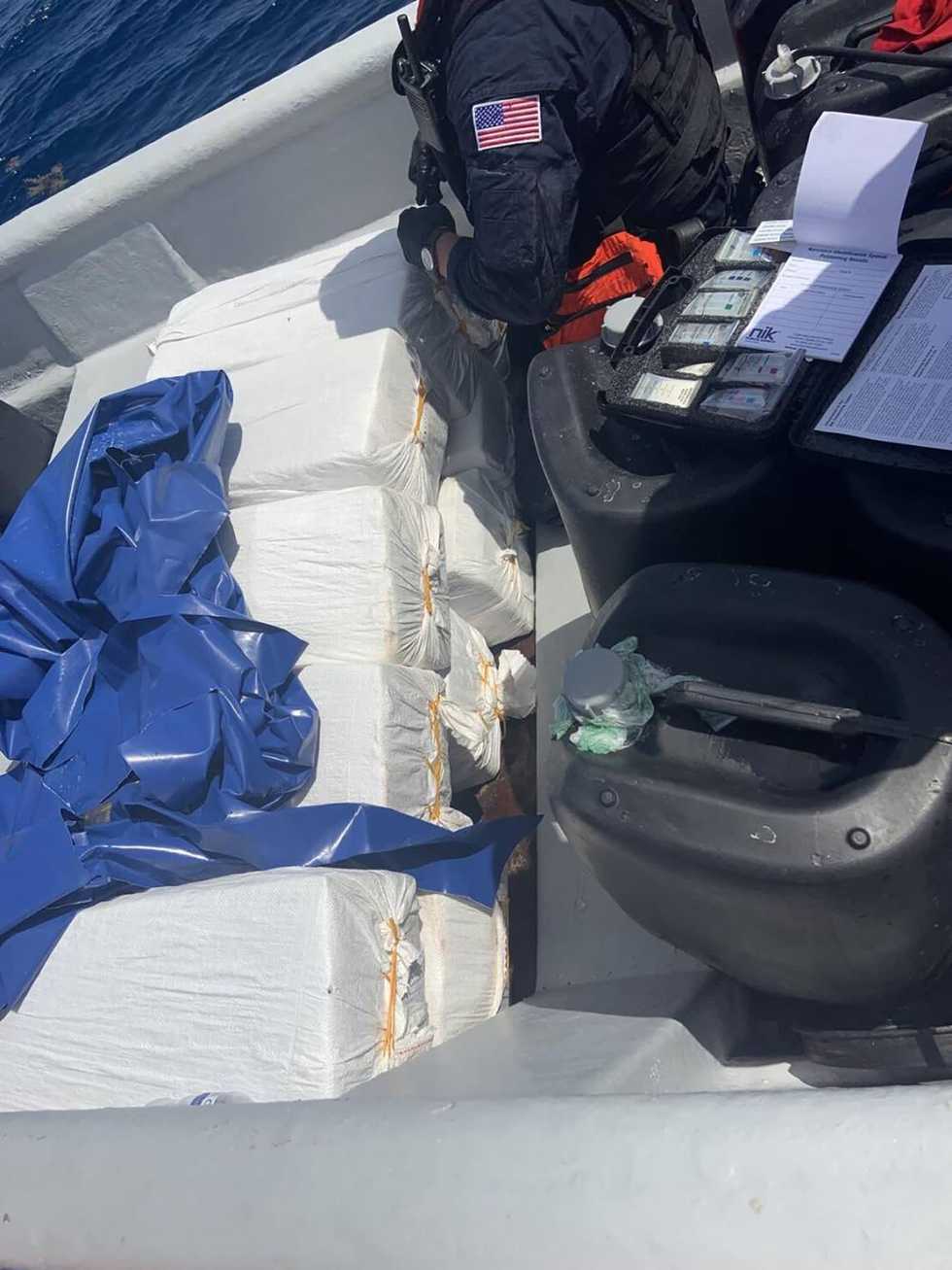 Coast Guard stops boat off Dominican Republic with 250 kilos of cocaine