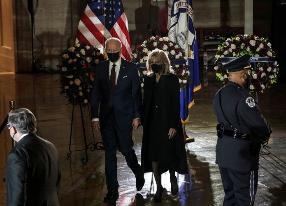 Biden attends memorial service honoring U.S. law enforcement officers
