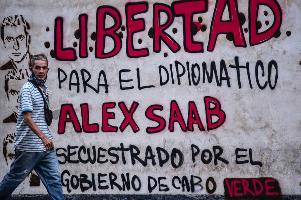 Fugitive businessman close to Venezuela's Maduro extradited to US
