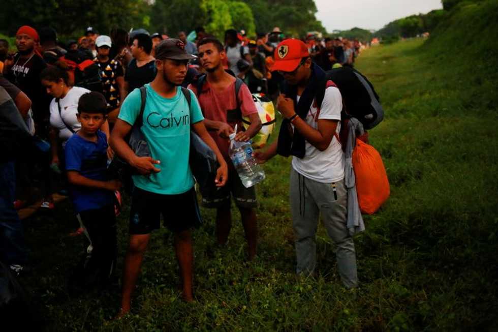 Struggling Venezuelans put faith in latest Mexico migrant caravan
