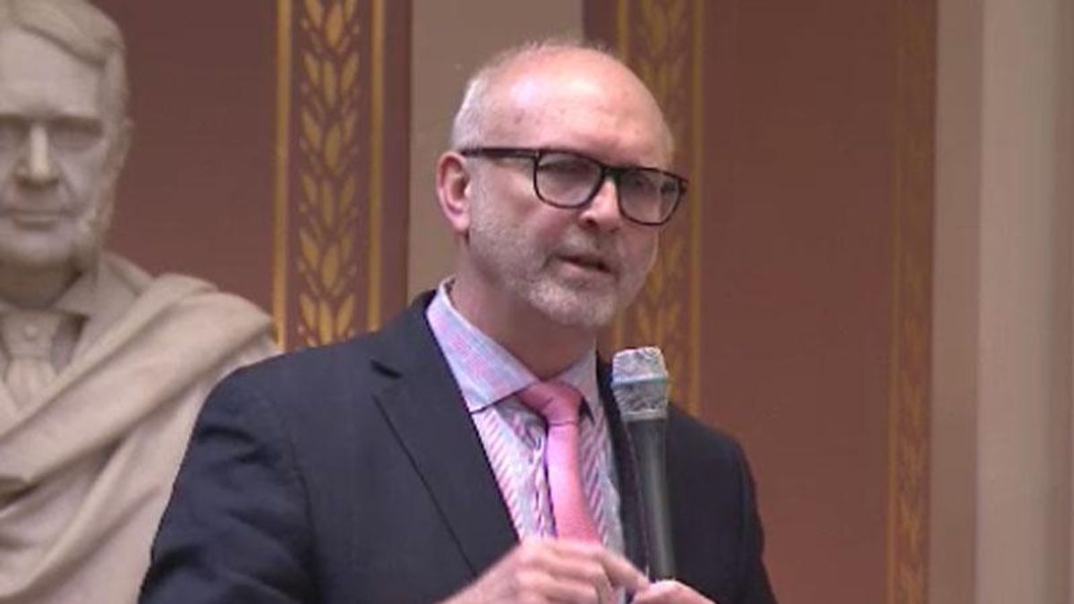 GOP lawmaker 'likes' tweet saying 'retweet if you're pureblood'