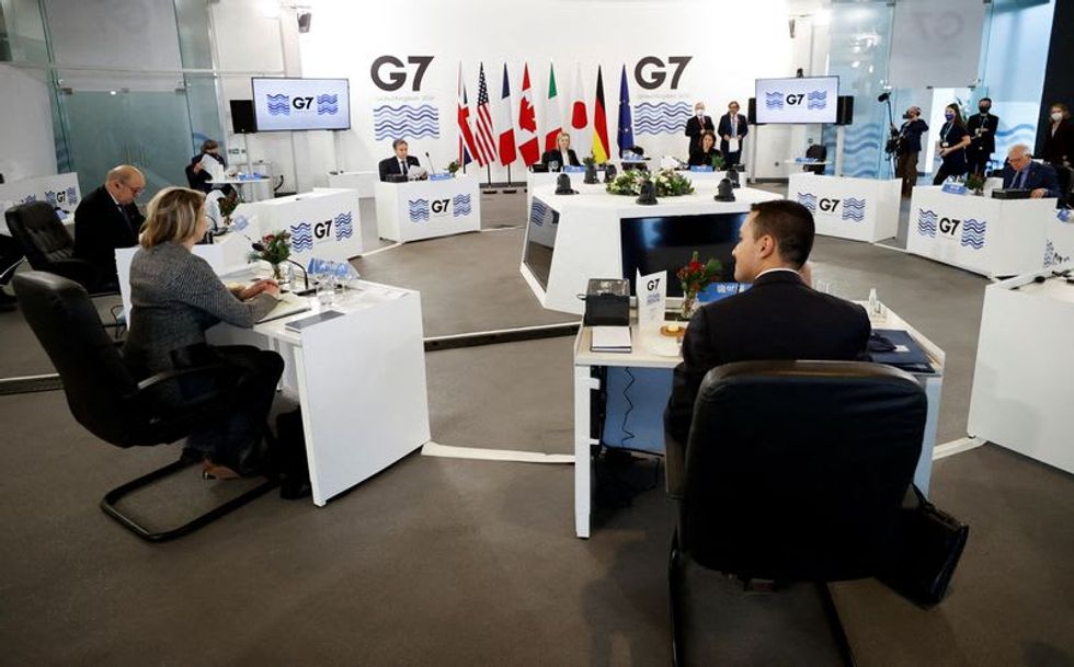 G7 warns Russia of 'massive consequences' if Ukraine attacked