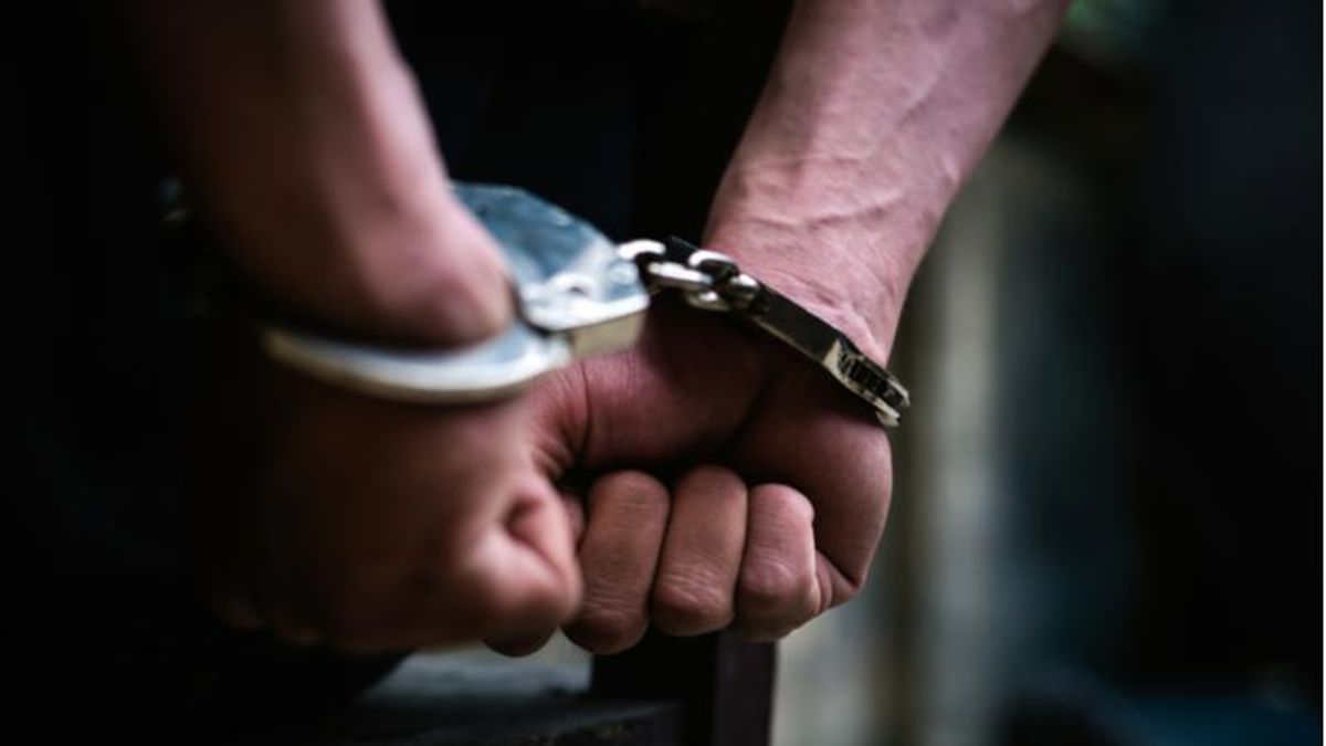 Landlord arrested after breaking into tenant's home and chasing him with a sledgehammer