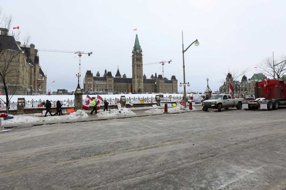 Ottawa mayor declares state of emergency to deal with trucking blockade
