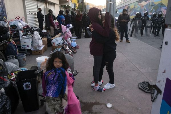 Mexico breaks up migrant camp near US border