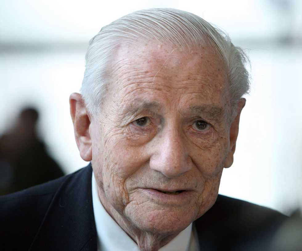 Gabriel Bach, prosecutor of Nazi criminal Eichmann, dies aged 94