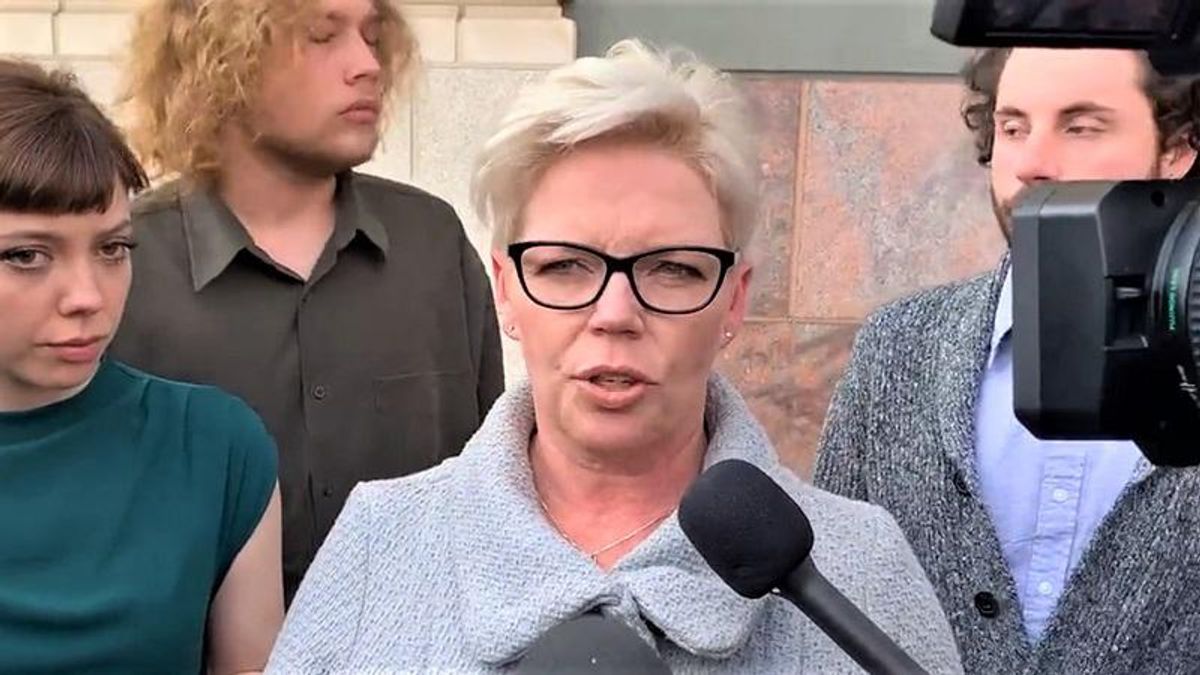 MAGA rioter's wife tells fellow '1-6-ers' to not take plea deals even after her husband's quick conviction