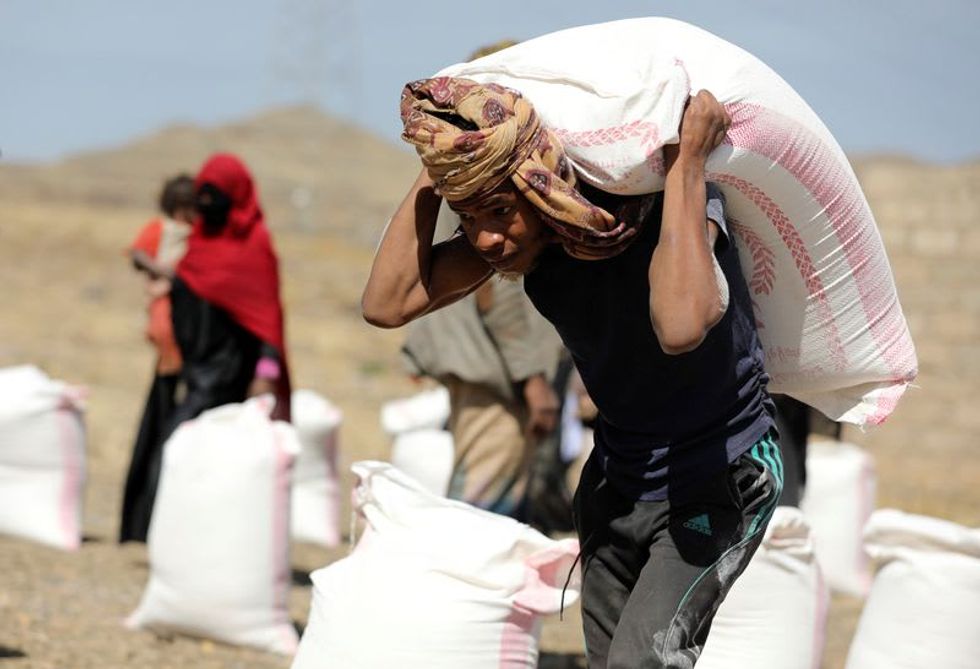U.N. seeks $4.3 billion for Yemen to avert mass starvation as funding dwindles - Vimarsana News