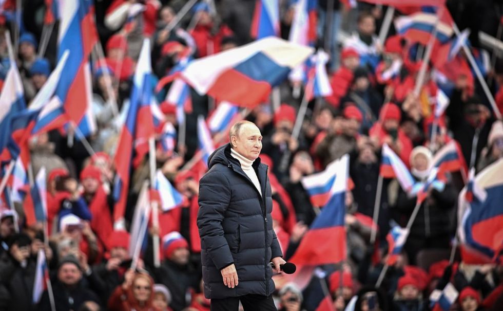 Putin signs another law banning 'fake news' on Russia