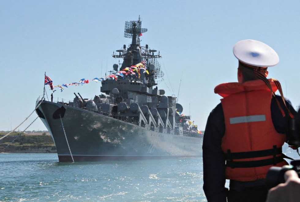 Russian crowd mourns Black Sea flagship after sinking