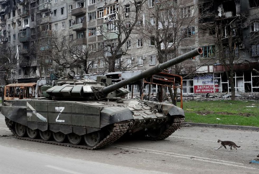 New surrender deadline in Mariupol as West promises Ukraine more arms