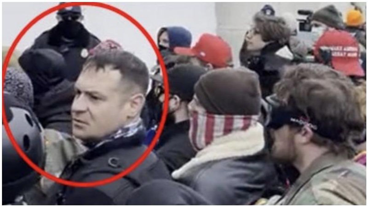 A Proud Boy apparently tried to scare away an FBI agent who was investigating Jan. 6 -- it didn’t work