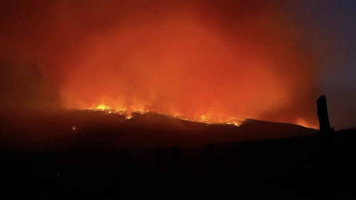 People flee their homes as massive fire approaches in northern New Mexico