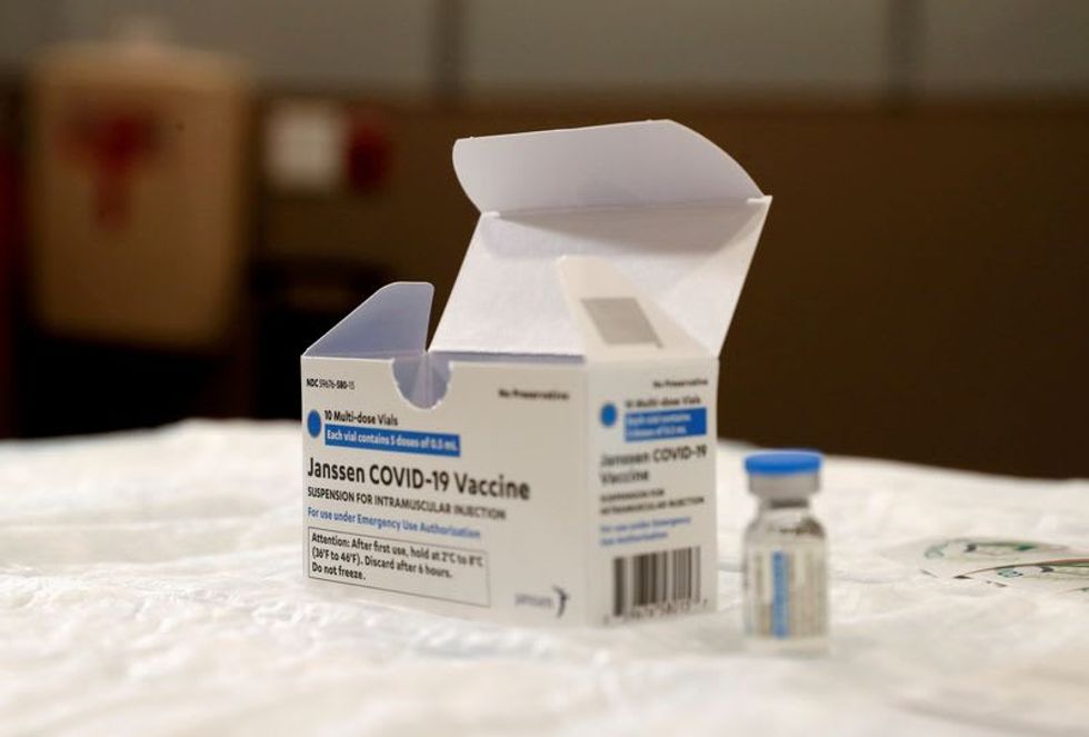 US limits use of J&J's COVID vaccine on blood clot risks