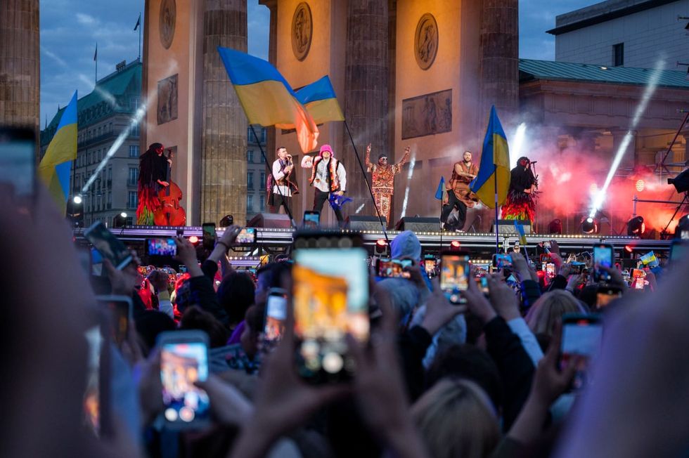 Ukrainian Eurovision winners auction trophy to raise funds for army
