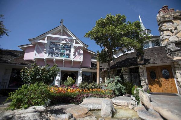 The ‘chaotic’ Madonna Inn in San Luis Obispo makes list of coolest hotels in each state