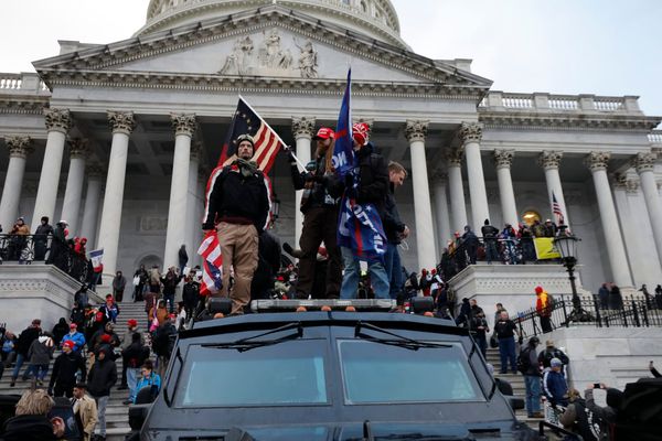 Lawmaker who pulled fire alarm could be charged the same as Jan. 6 rioters: experts