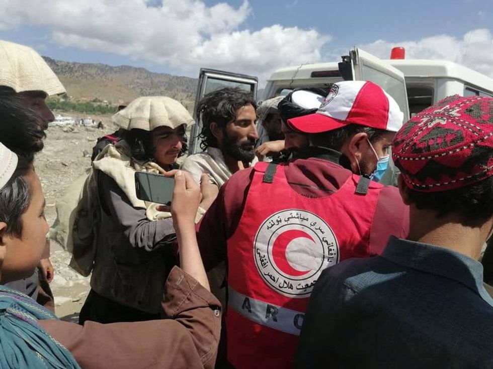 Afghan authorities scramble to reach earthquake zone, toll at 1,000 dead