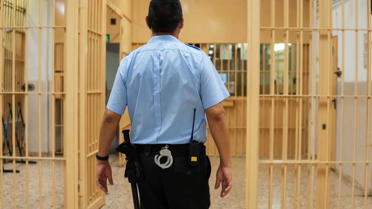 Wisconsin prison guard who allegedly threw gay woman into a fire will get hate crime charges dropped: report