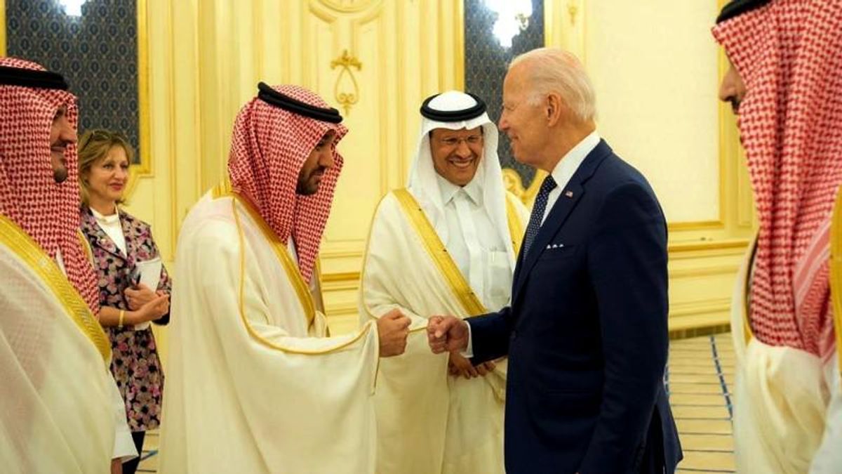 ‘Saudis clearly got what they wanted’: CNN panel discusses how Mohammed bin Salman punked Joe Biden with fist bump