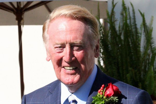 Longtime Dodgers sportscaster Vin Scully dead at 94