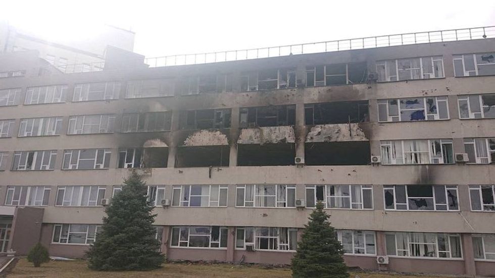 Shells hit power lines at Ukraine nuclear plant, fighting in east