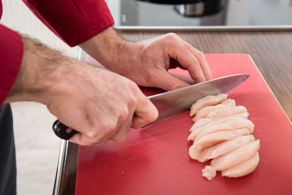 Why you shouldn't cut meat and fish on just any chopping board