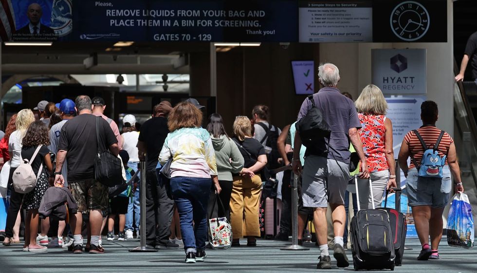 85 arrested after drugs sent in checked bags through Orlando airport, Florida cops say - Vimarsana News