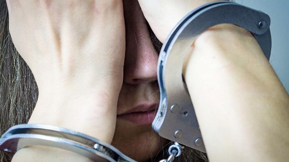 Texas cop gets job back after punching handcuffed woman — who was barefoot and pregnant: report