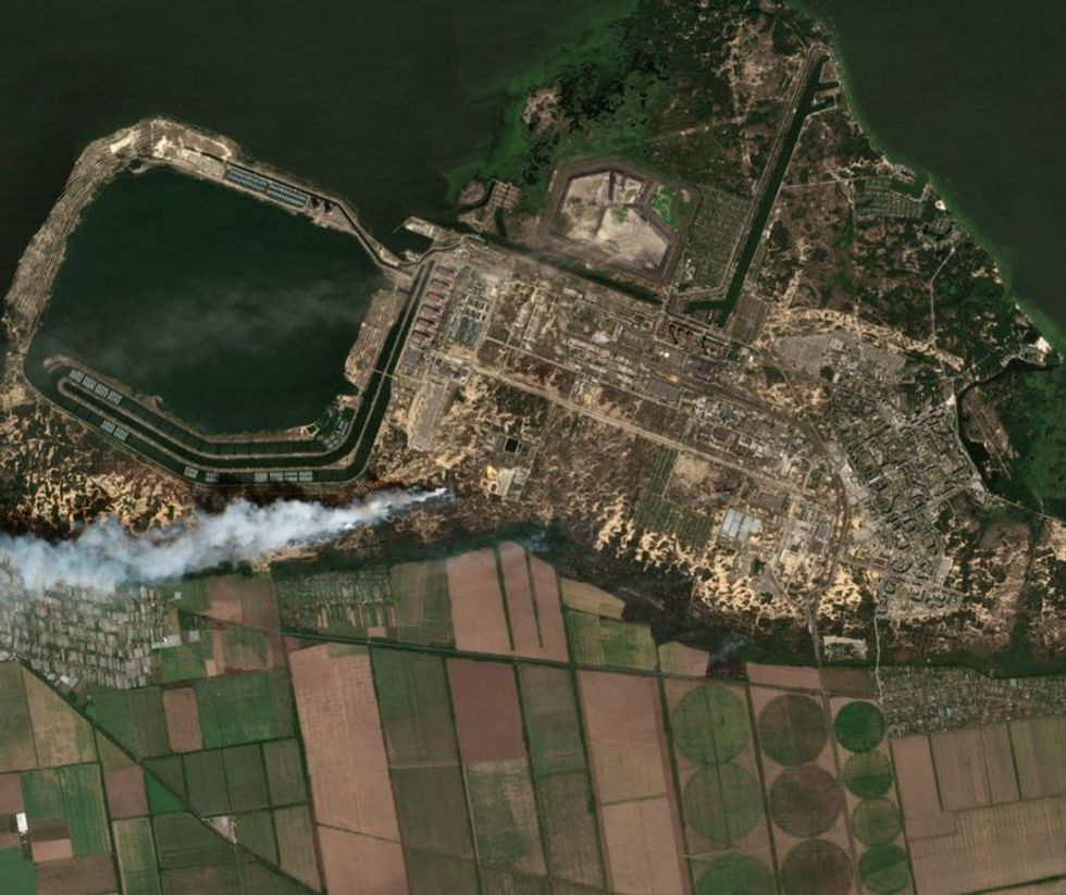 Ukraine nuclear plant escapes meltdown, Zelenskiy says; Moscow, Kyiv trade blame