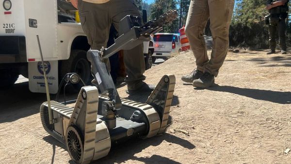 Dynamite discovery closed Lake Tahoe highway for hours as bomb squad deployed a robot