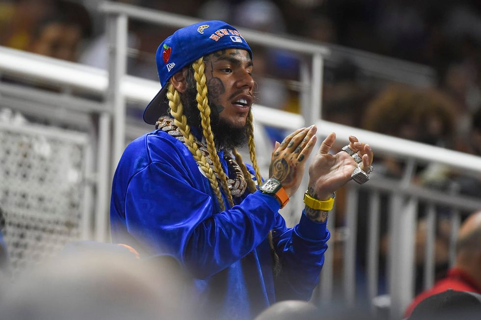 Girlfriend of rapper 6ix9ine arrested, accused of punching him at a chic Miami restaurant - Vimarsana News