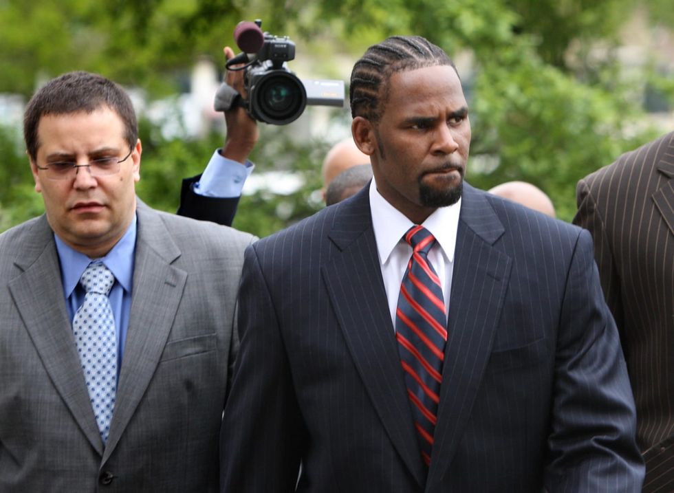 Prosecutors begin cross-examining R. Kelly co-defendant: ‘It was about protecting your boss’