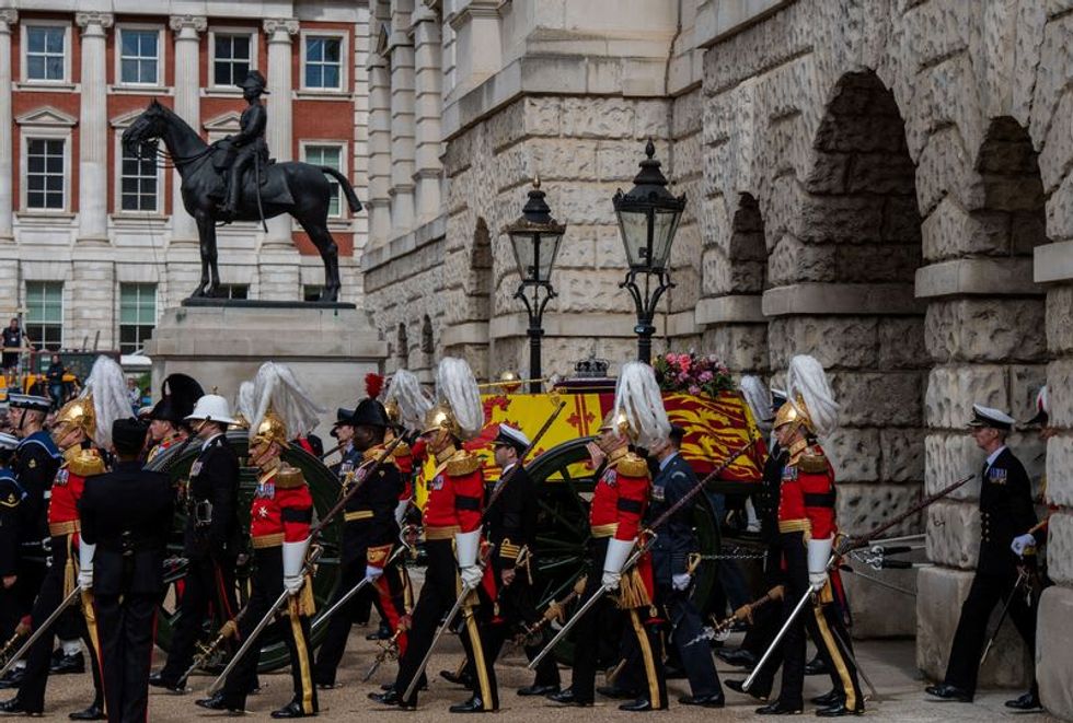 In Westminster Abbey, deafening sound of silence to honour Queen Elizabeth