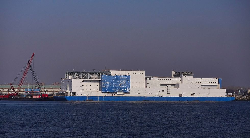 Detainee has died after jump from Bronx jail barge into East River in escape attempt