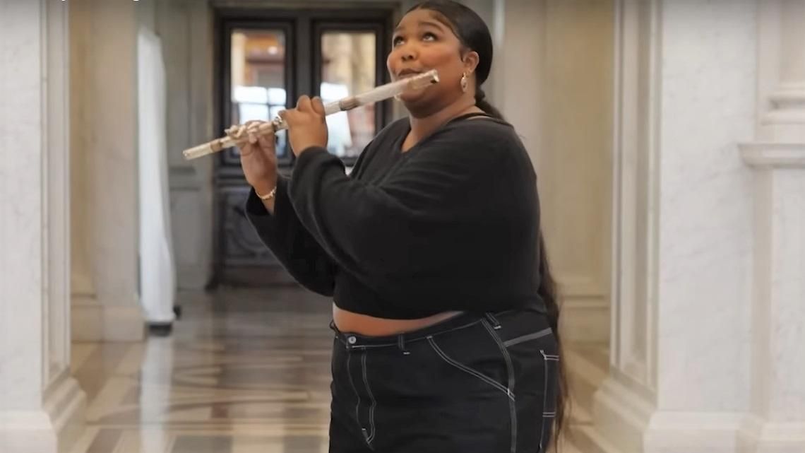 Freaking cool': Lizzo plays James Madison's 200-year-old crystal