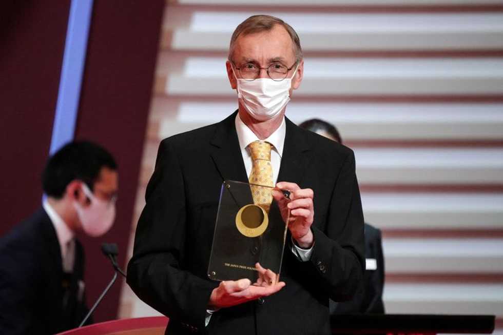 Explorer of ancient DNA wins Nobel medicine prize