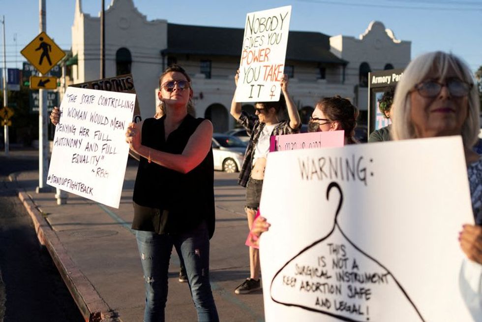 Appeals court temporarily blocks Arizona's abortion ban