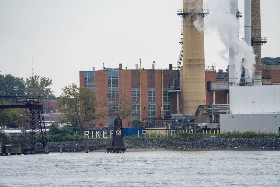 Man, 28, dies while in custody on Rikers Island; 16th death at jail this year - Vimarsana News