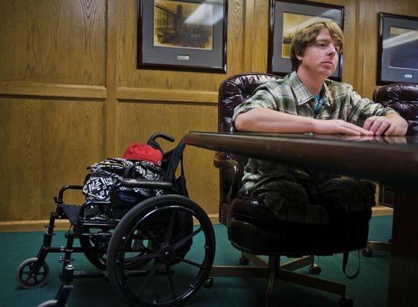 Surprise witness: Man who lost legs while lying on California train tracks was trying suicide