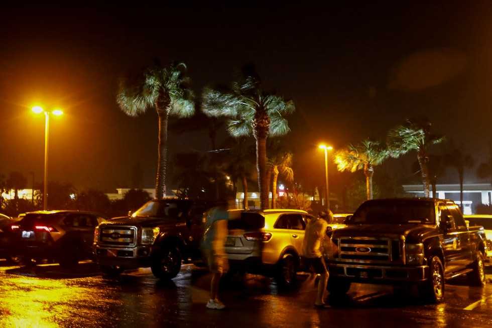 Nicole weakens to Tropical Storm after Florida landfall