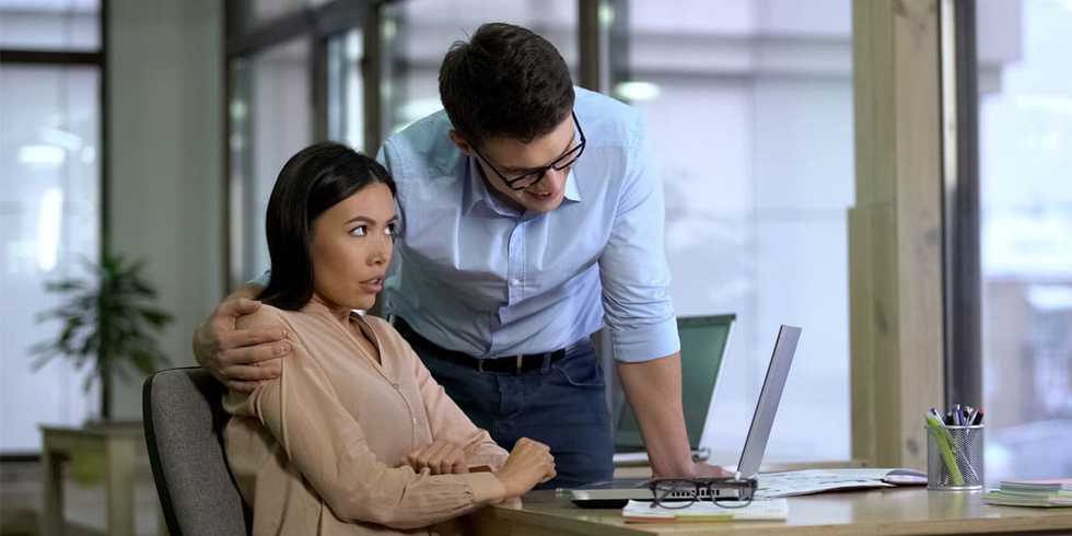 The desire for power leads men but not women to engage in more sexual behavior in the workplace